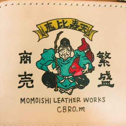幸運を呼び込む、恵比寿天を描いた手描きイラスト入り、Lファスナーヌメ革財布